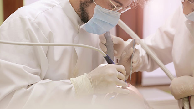 Ключевые моменты при общении со стоматологом-имплантологом
