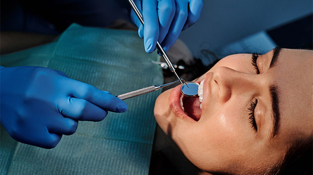 Что может предложить стоматолог если крошатся зубы