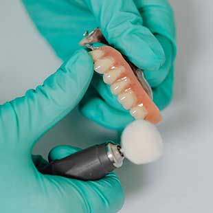 ремонт зубных протезов срочный съемного цена в москве